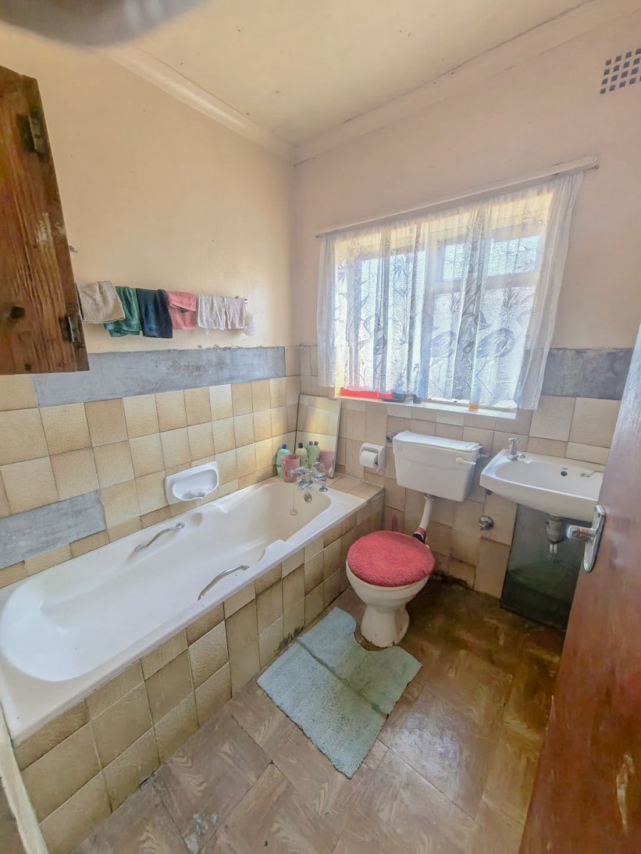 3 Bedroom Property for Sale in Grassy Park Western Cape